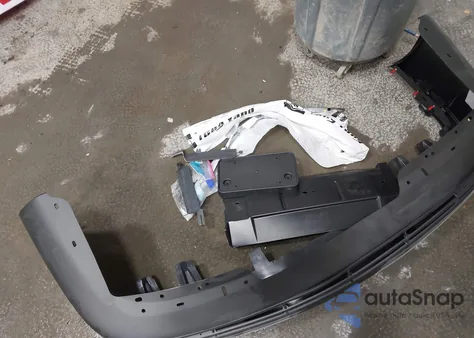 2005 Lincoln Town Car Signature Limited из США, поврежденный, VIN 1LNHM82W55Y606549